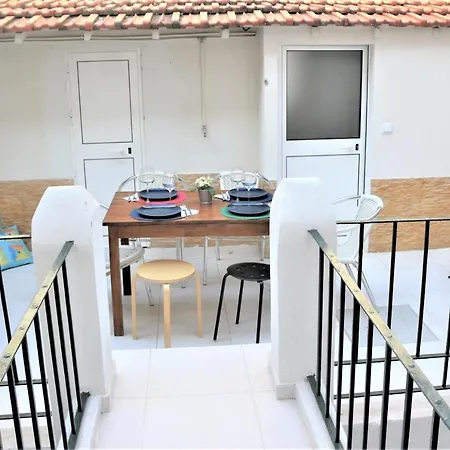 Homestay Tile Train28